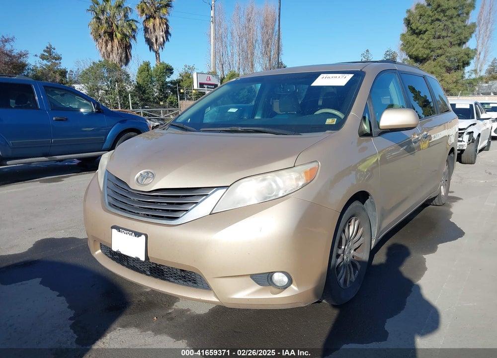 2011 TOYOTA SIENNA VIN: 5TDYK3DC4BS117034