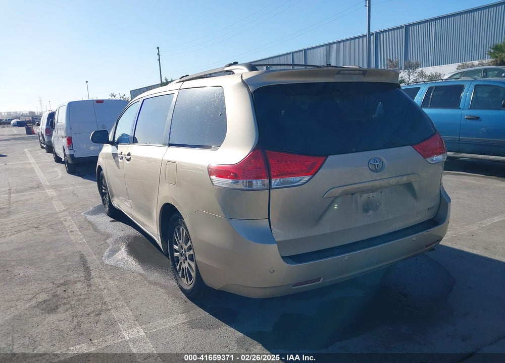 2011 TOYOTA SIENNA VIN: 5TDYK3DC4BS117034