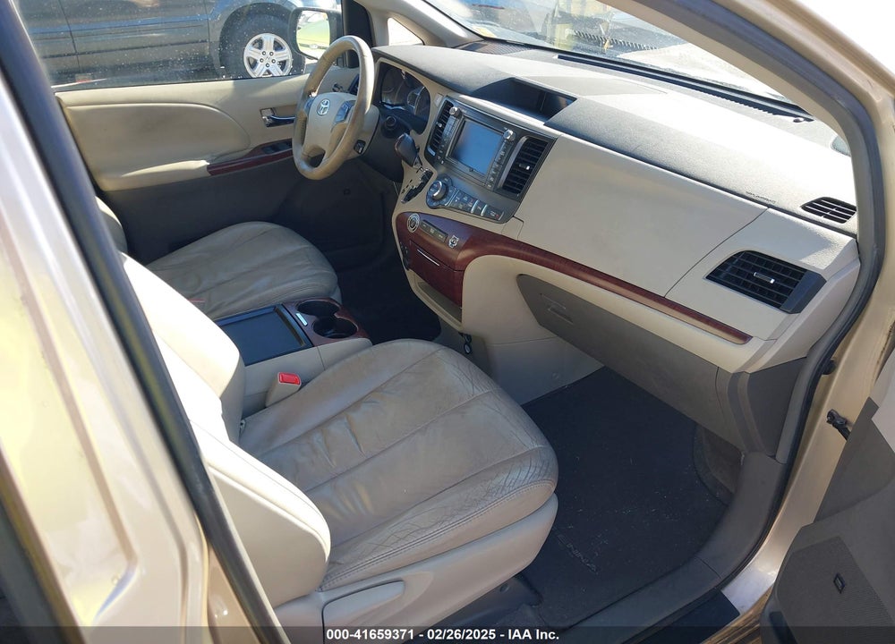 2011 TOYOTA SIENNA VIN: 5TDYK3DC4BS117034