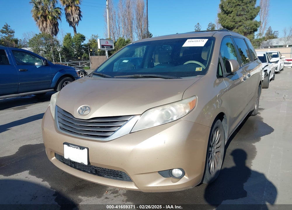 2011 TOYOTA SIENNA VIN: 5TDYK3DC4BS117034
