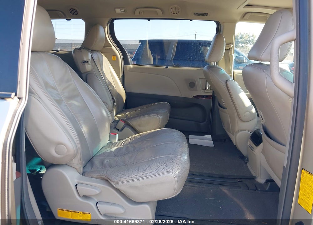 2011 TOYOTA SIENNA VIN: 5TDYK3DC4BS117034