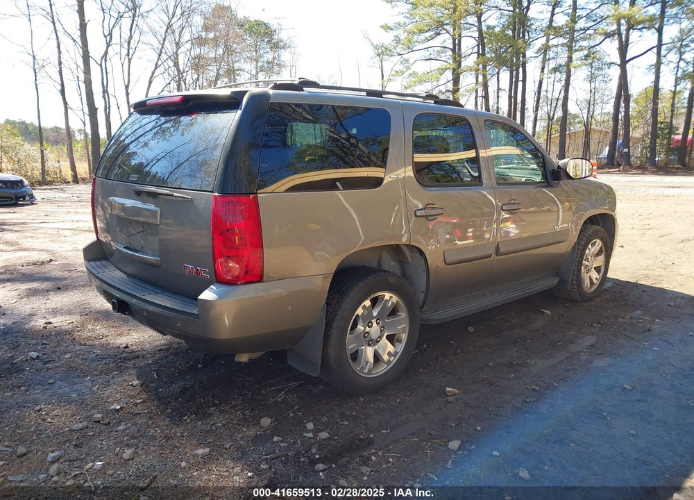 2007 GMC YUKON VIN: 1GKFC13047J120430