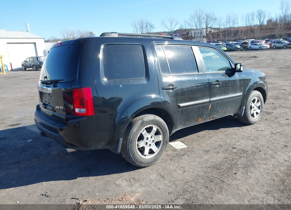 2011 HONDA PILOT TOURING VIN: 5FNYF4H96BB027428