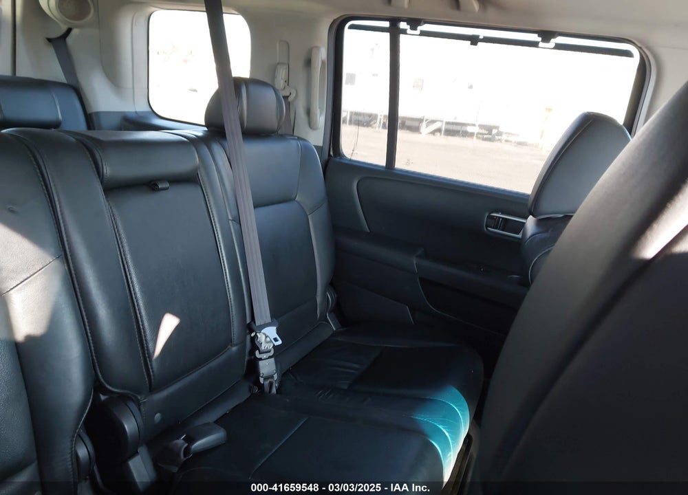 2011 HONDA PILOT TOURING VIN: 5FNYF4H96BB027428