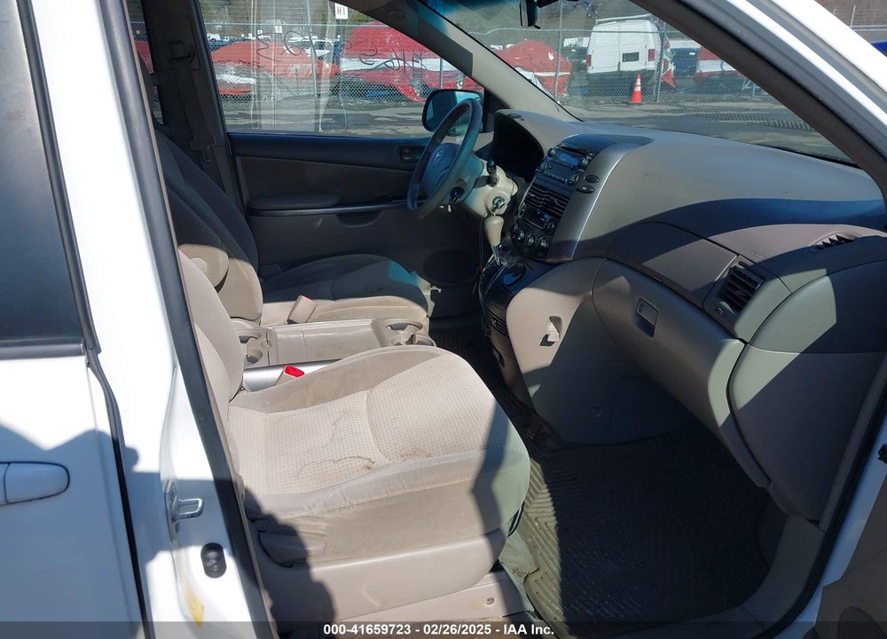 2010 TOYOTA SIENNA LE VIN: 5TDKK4CC0AS329537