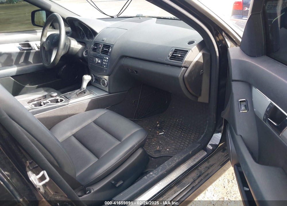 2009 MERCEDES-BENZ C 300 VIN: WDDGF81X79R072870