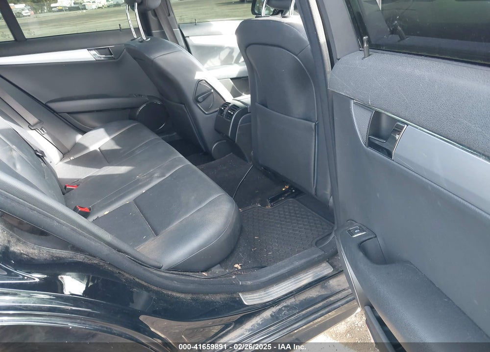 2009 MERCEDES-BENZ C 300 VIN: WDDGF81X79R072870