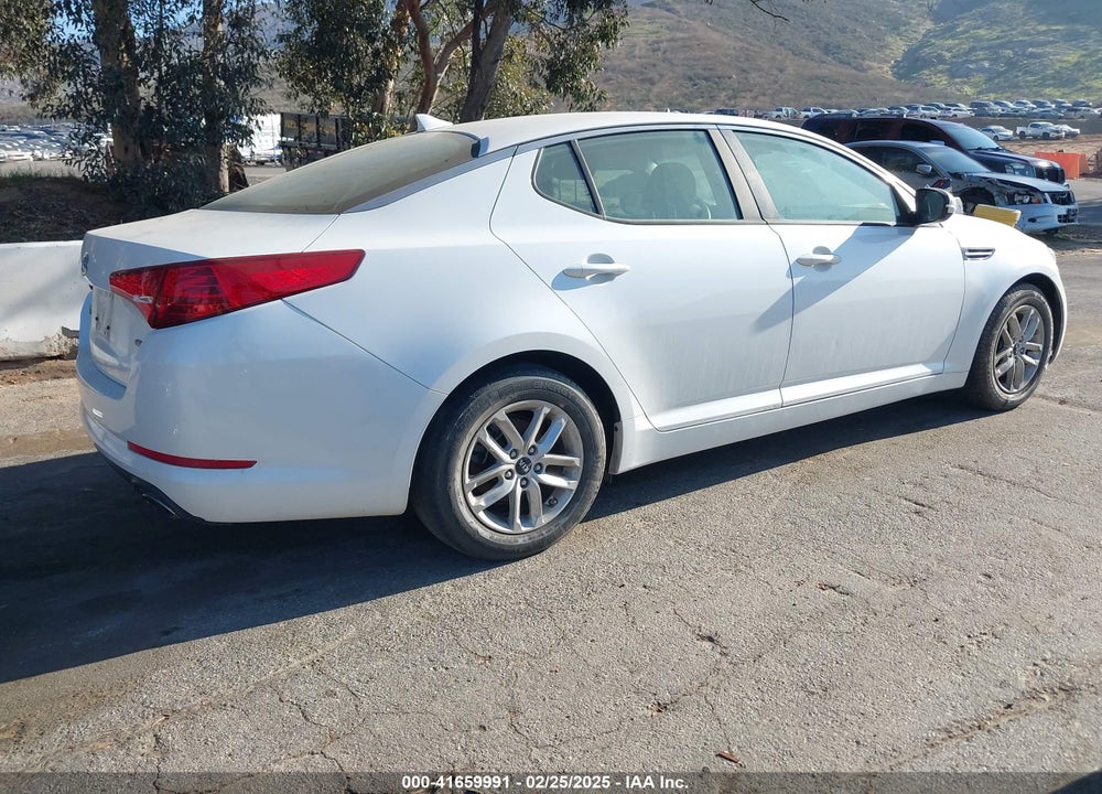 2011 KIA OPTIMA LX VIN: KNAGM4A74B5093808