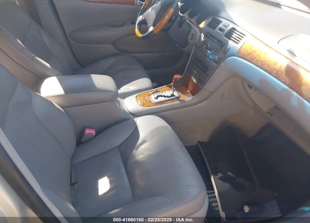 2005 LEXUS ES 330 VIN: JTHBA30G055137856