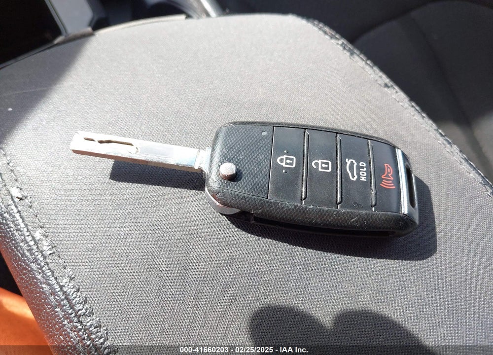2018 KIA OPTIMA VIN: 5XXGT4L35JG193944