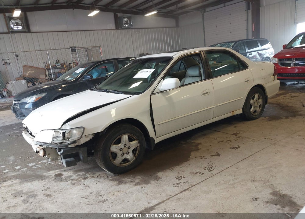 2000 HONDA ACCORD 3.0 EX VIN: 1HGCG1654YA070691