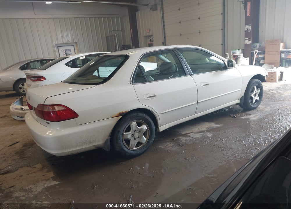 2000 HONDA ACCORD 3.0 EX VIN: 1HGCG1654YA070691