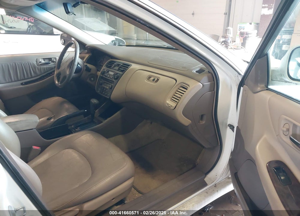 2000 HONDA ACCORD 3.0 EX VIN: 1HGCG1654YA070691