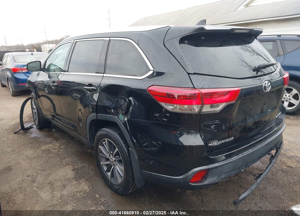 2019 TOYOTA HIGHLANDER XLE VIN: 5TDJZRFH3KS732604