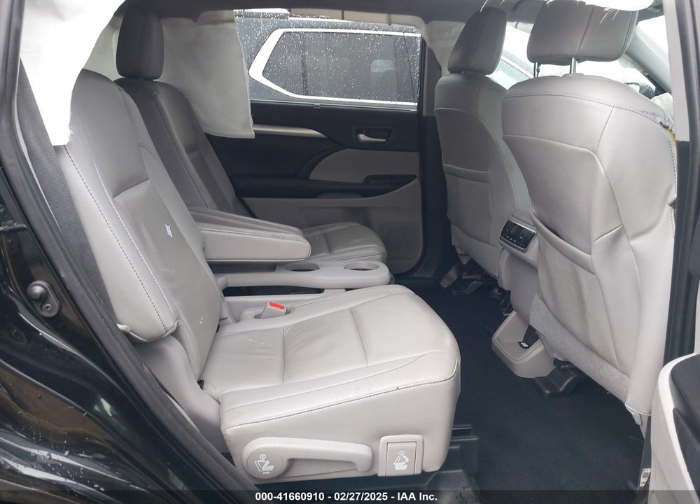 2019 TOYOTA HIGHLANDER XLE VIN: 5TDJZRFH3KS732604