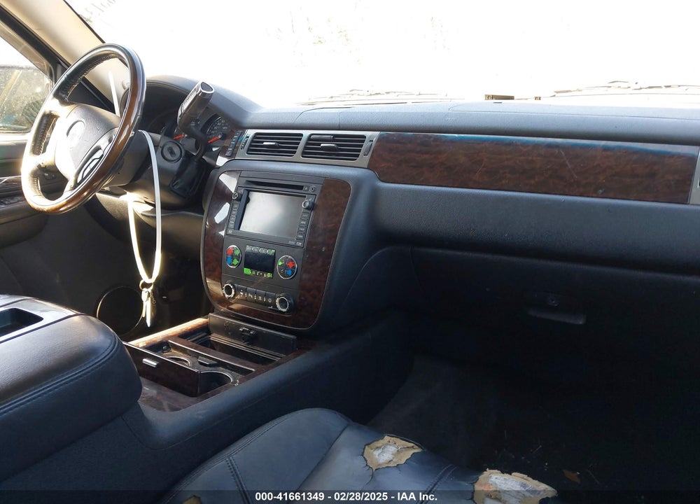2008 GMC YUKON XL 1500 VIN: 1GKFK66828J189717