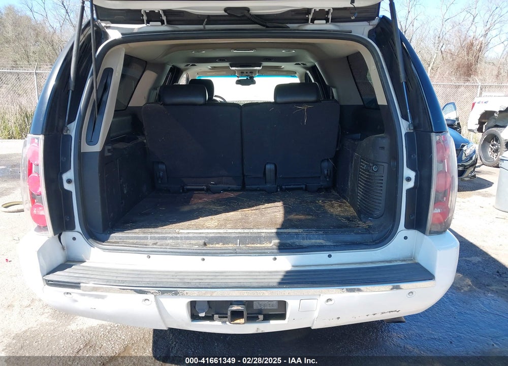 2008 GMC YUKON XL 1500 VIN: 1GKFK66828J189717