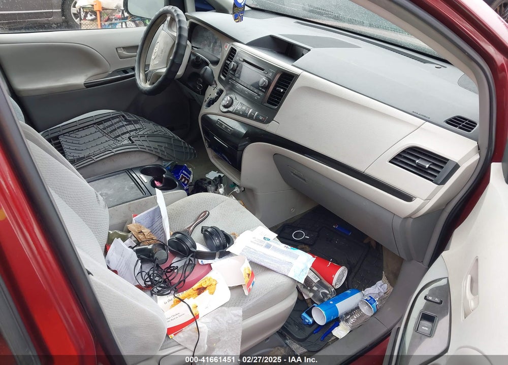 2013 TOYOTA SIENNA LE V6 8 PASSENGER VIN: 5TDKK3DC7DS295285