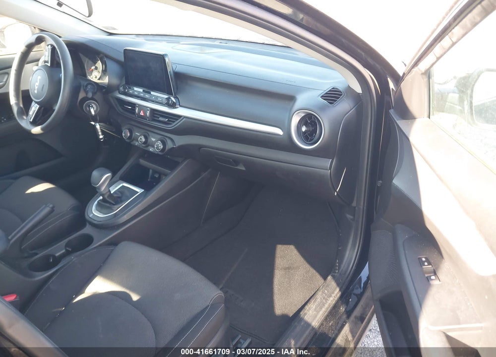 2023 KIA FORTE VIN: 3KPF24AD8PE587918
