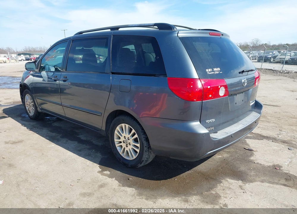 2008 TOYOTA SIENNA XLE VIN: 5TDZK22C98S152081