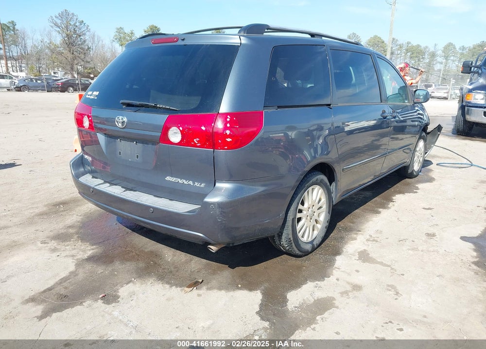 2008 TOYOTA SIENNA XLE VIN: 5TDZK22C98S152081