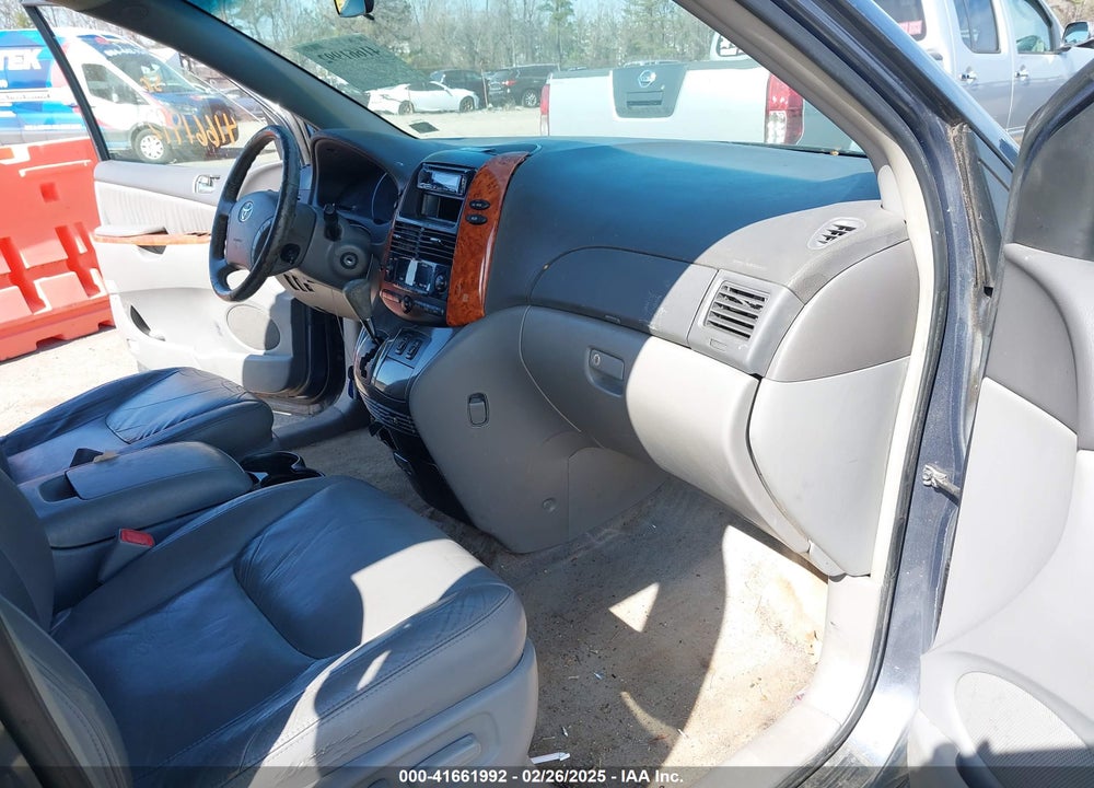 2008 TOYOTA SIENNA XLE VIN: 5TDZK22C98S152081