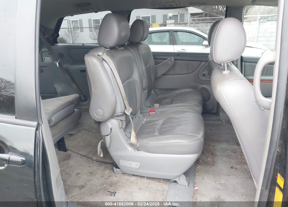 2008 TOYOTA SIENNA XLE VIN: 5TDZK22C58S168438