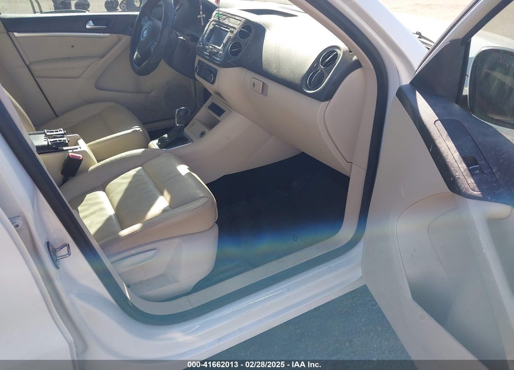 2012 VOLKSWAGEN TIGUAN SEL VIN: WVGAV7AX5CW562662