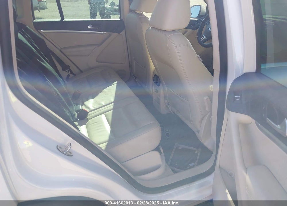 2012 VOLKSWAGEN TIGUAN SEL VIN: WVGAV7AX5CW562662