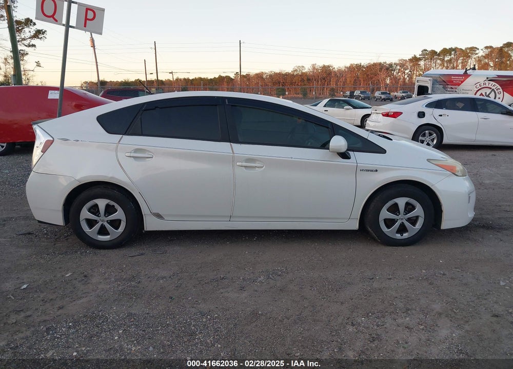 2014 TOYOTA PRIUS THREE VIN: JTDKN3DU7E1753924
