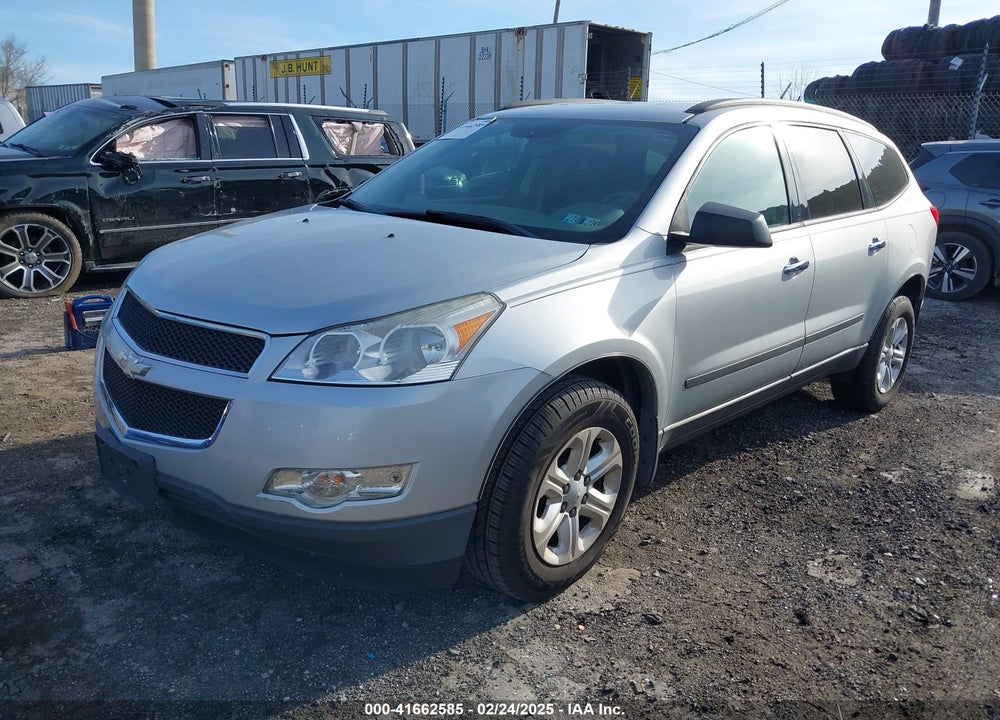 2012 CHEVROLET TRAVERSE LS VIN: 1GNKRFED5CJ271705