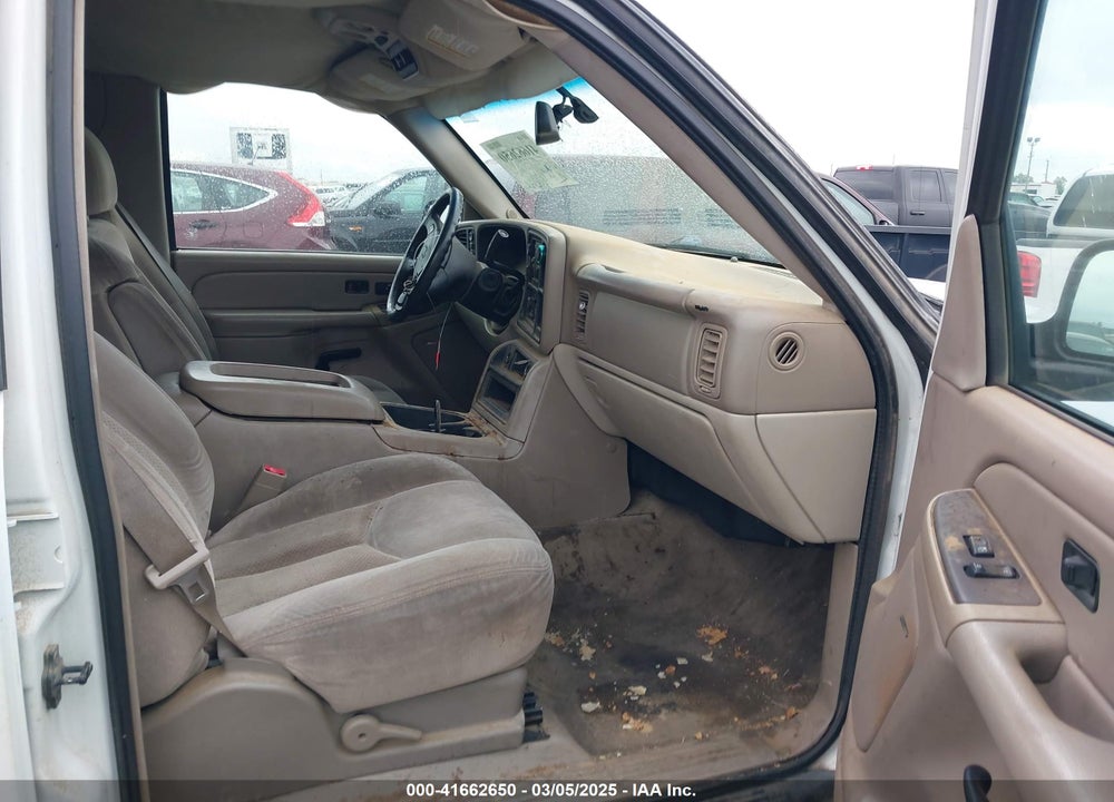 2004 CHEVROLET TAHOE VIN: 1GNEK13T84J111012