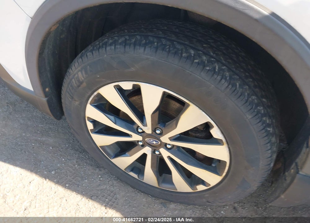 2016 SUBARU OUTBACK 3.6R LIMITED VIN: 4S4BSENC3G3224273