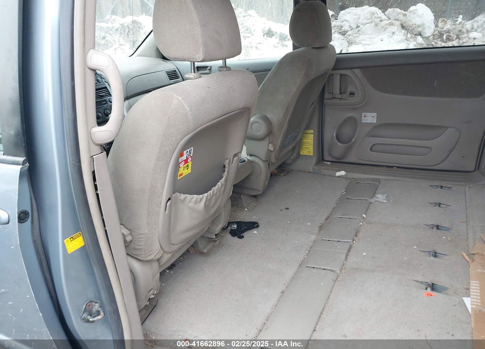 2004 TOYOTA SIENNA VIN: 5TDBA23C64S009828