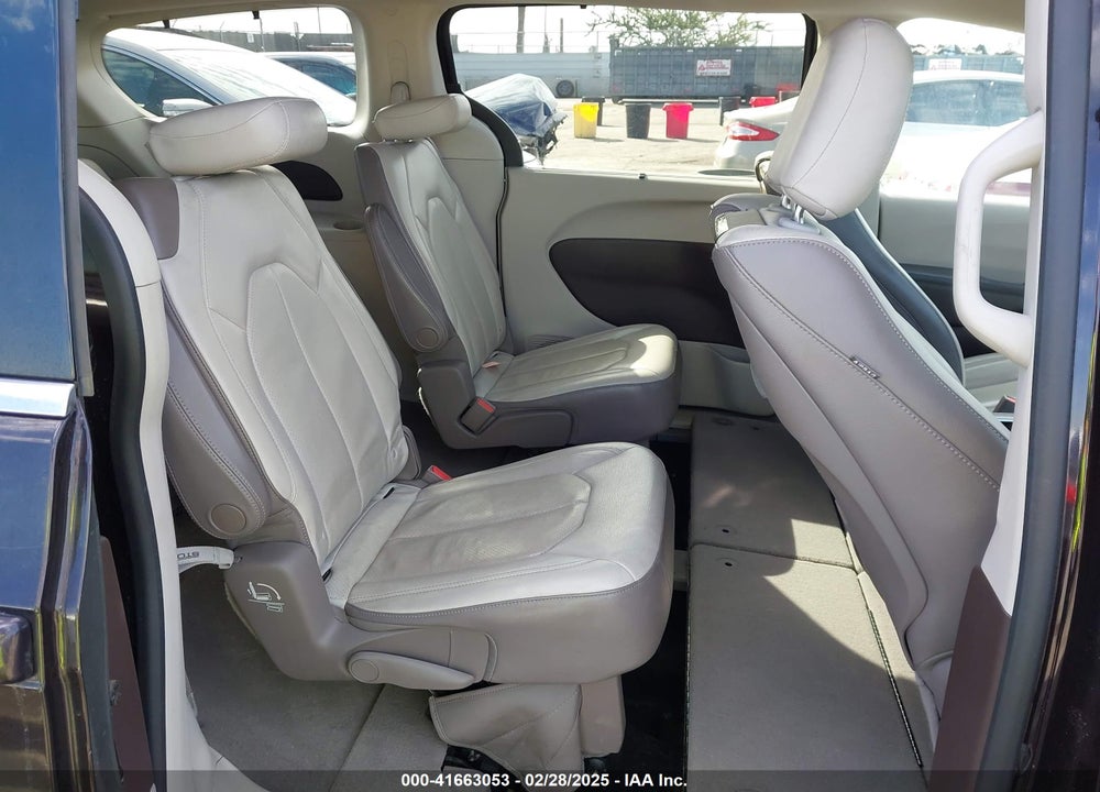 2017 CHRYSLER PACIFICA TOURING L PLUS VIN: 2C4RC1EG2HR721321