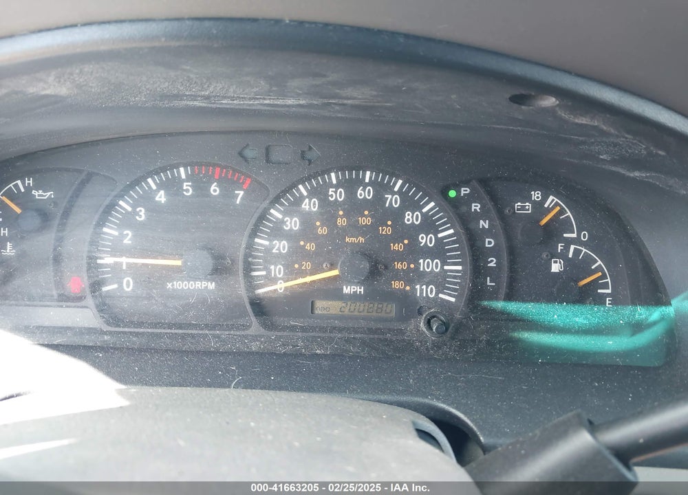 2000 TOYOTA TUNDRA LTD V8 VIN: 5TBBT4812YS102826