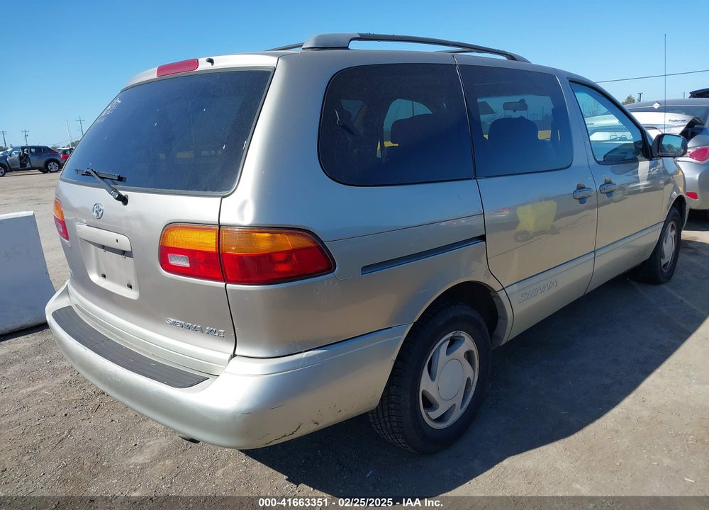 2000 TOYOTA SIENNA XLE VIN: 4T3ZF13C2YU268945