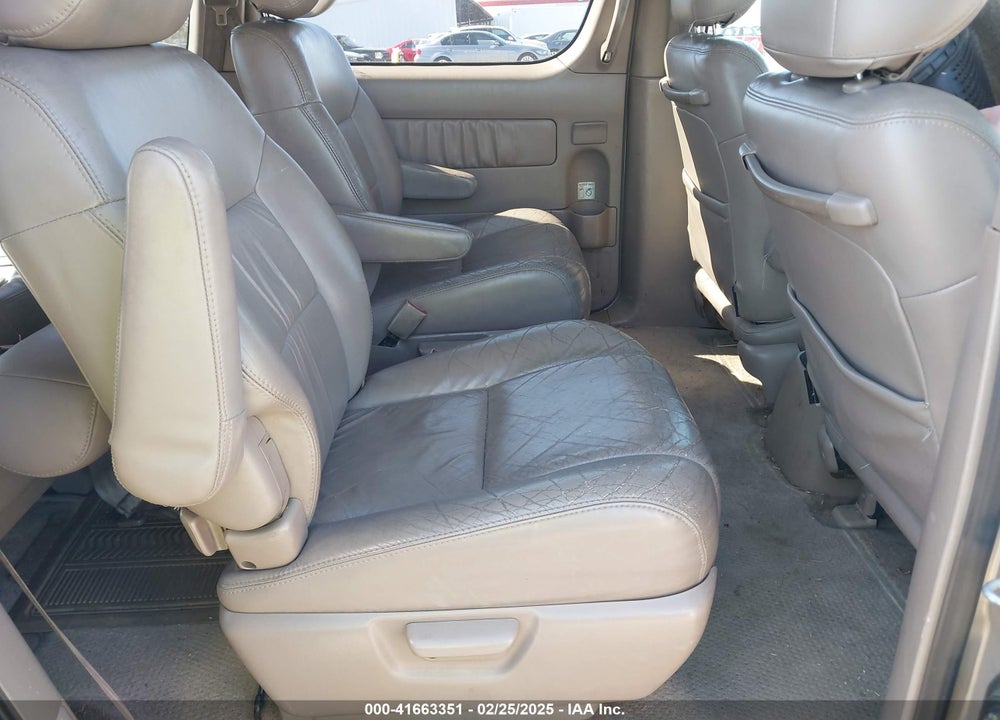 2000 TOYOTA SIENNA XLE VIN: 4T3ZF13C2YU268945