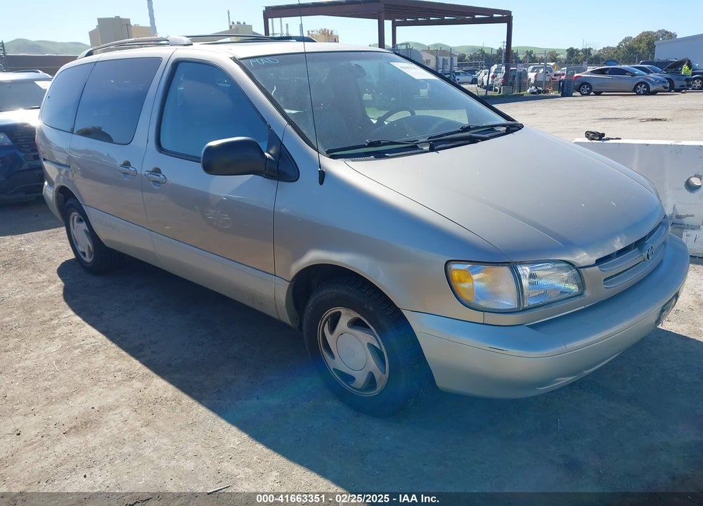 2000 TOYOTA SIENNA XLE VIN: 4T3ZF13C2YU268945