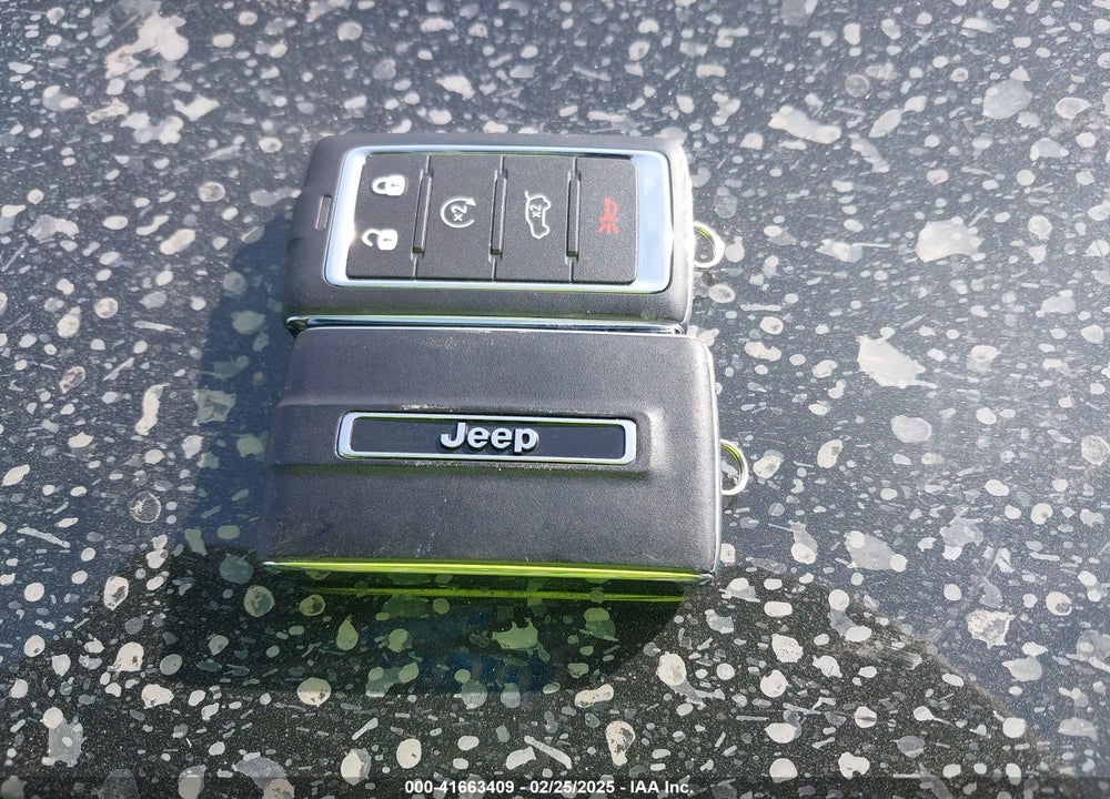 2024 JEEP GRAND CHEROKEE L SUMMIT RESERVE 4X4 VIN: 1C4RJKEG6R8592878