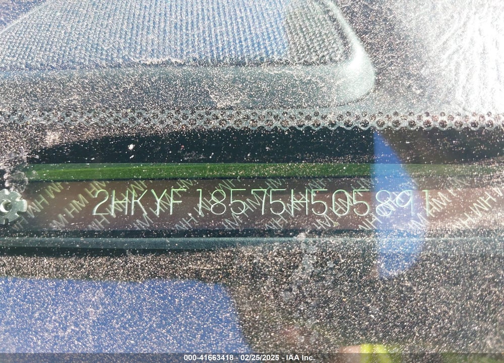 2005 HONDA PILOT VIN: 2HKYF18575H505891