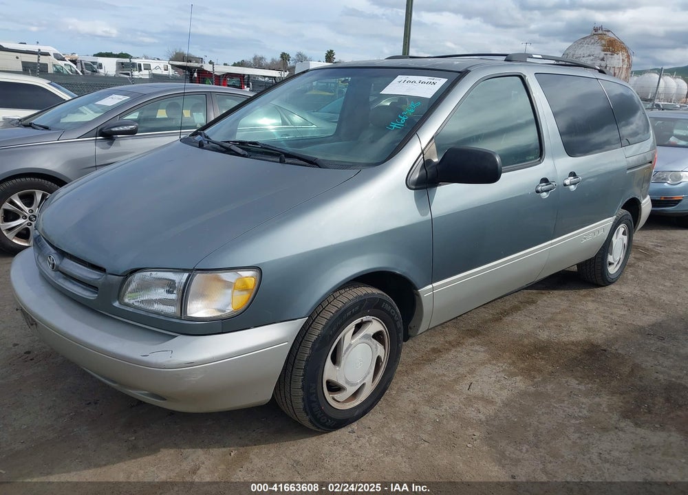 1999 TOYOTA SIENNA XLE VIN: 4T3ZF13C2XU136847