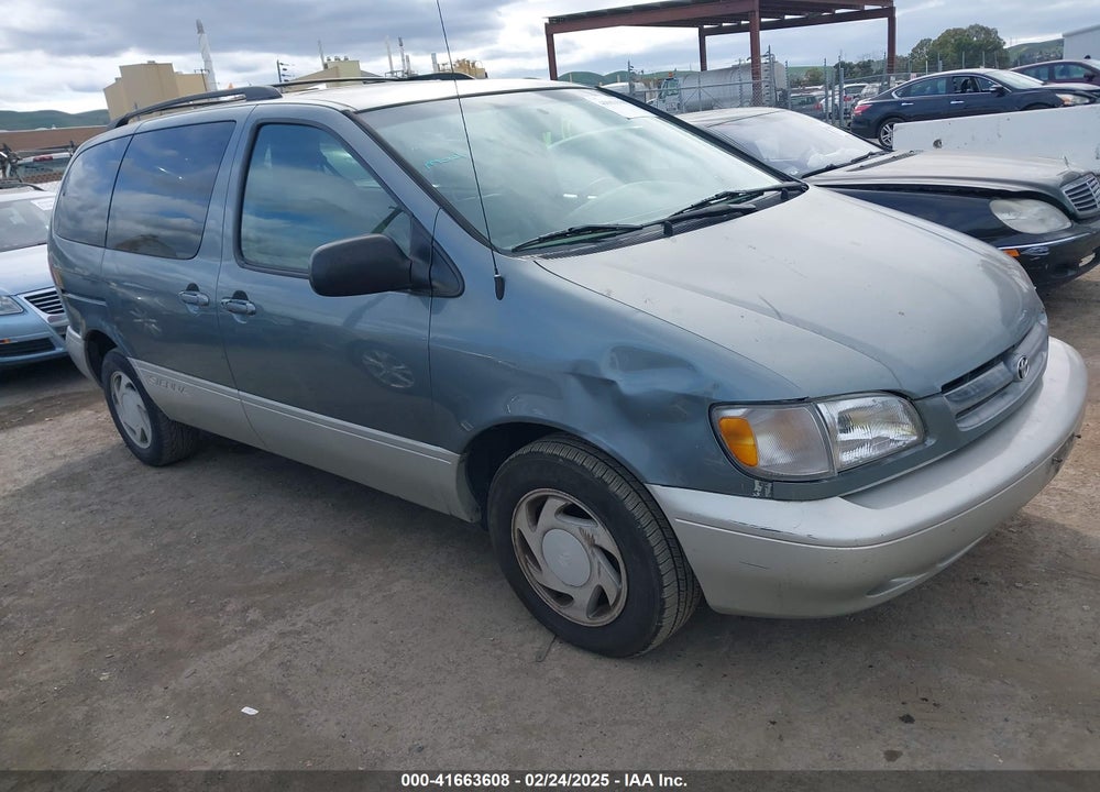 1999 TOYOTA SIENNA XLE VIN: 4T3ZF13C2XU136847