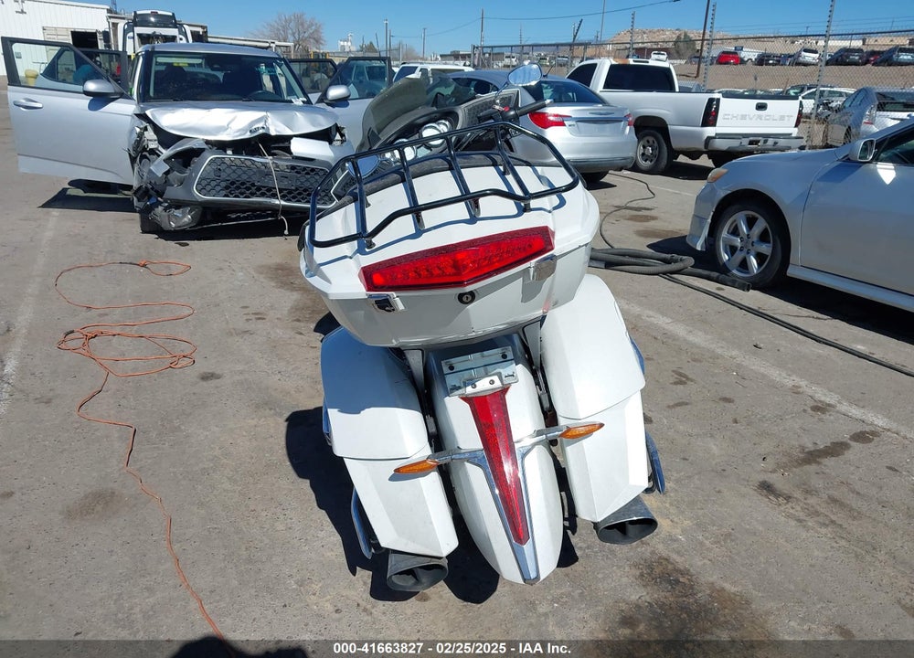 2016 VICTORY MOTORCYCLES CROSS COUNTRY TOUR VIN: 5VPTW36N6G3056213