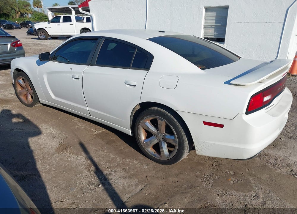2011 DODGE CHARGER VIN: 2B3CL3CG2BH527648
