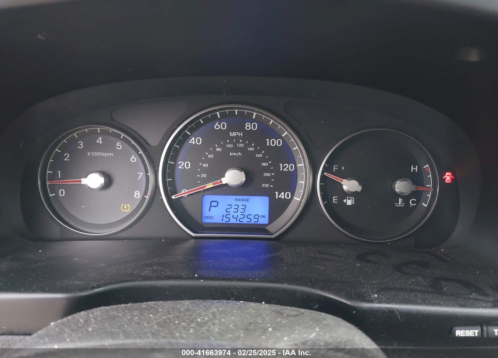 2012 HYUNDAI SANTA FE VIN: 5XYZKDAG1CG097387