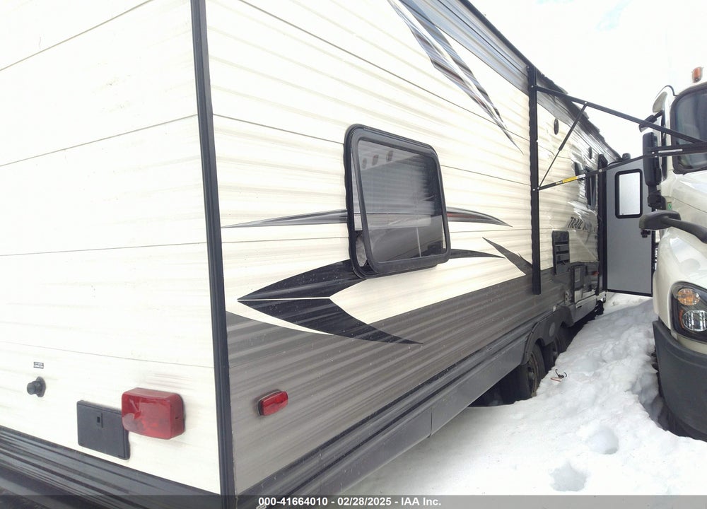 2018 TRAI SLE30 VIN: 5SFEB3426JE356452