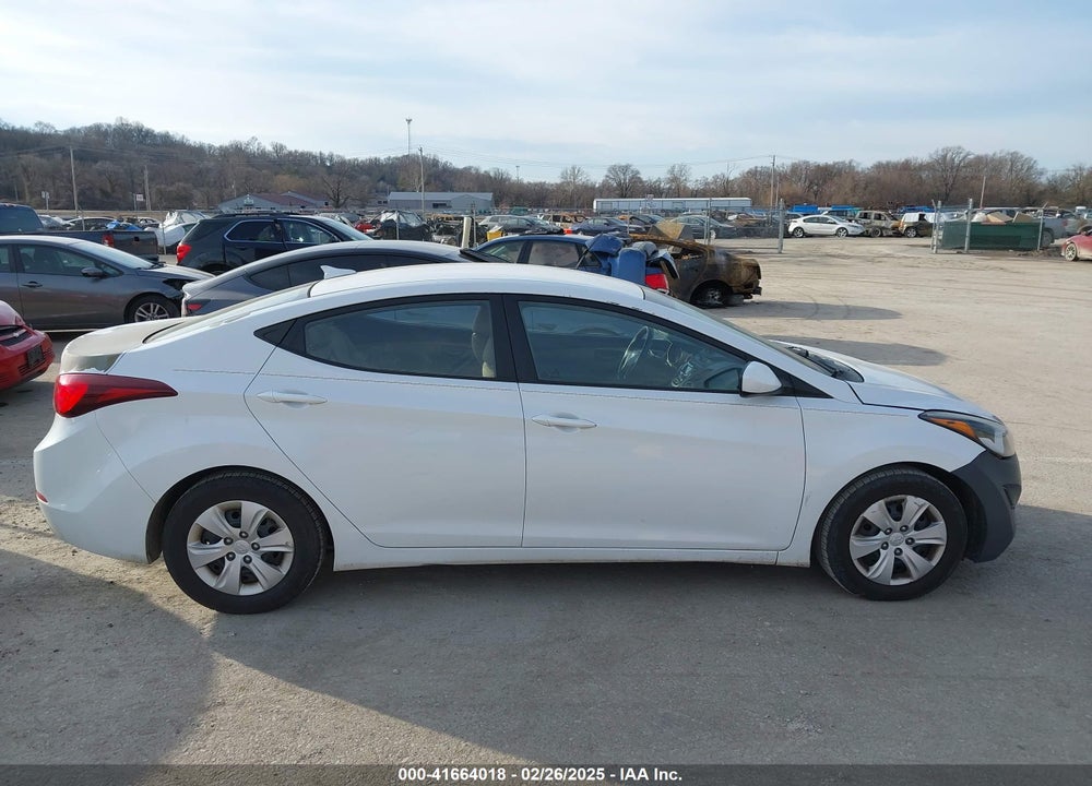 2016 HYUNDAI ELANTRA VIN: 5NPDH4AE4GH778939