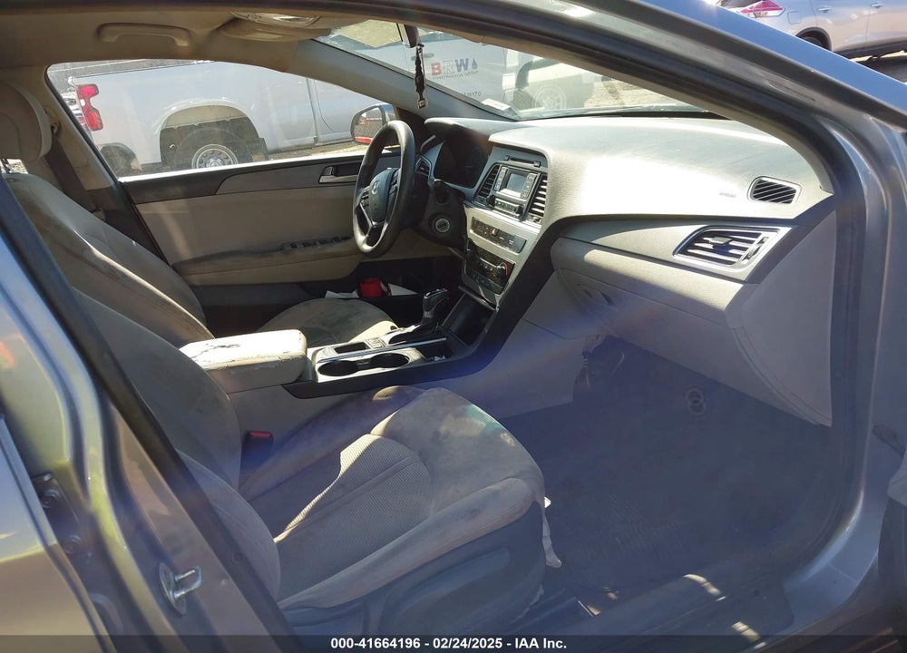 2017 HYUNDAI SONATA VIN: 5NPE24AF4HH493772