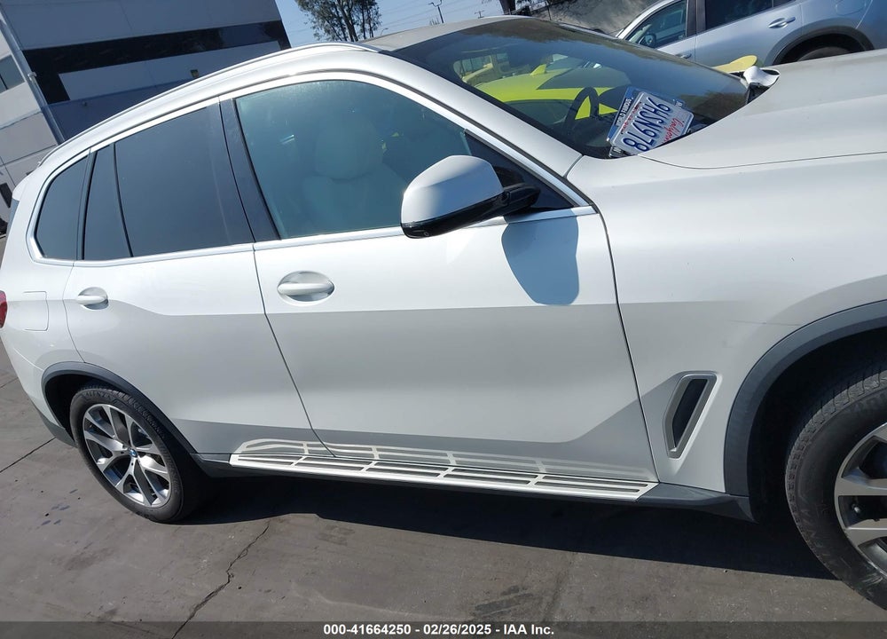 2020 BMW X5 VIN: 5UXCR4C09L9B35467